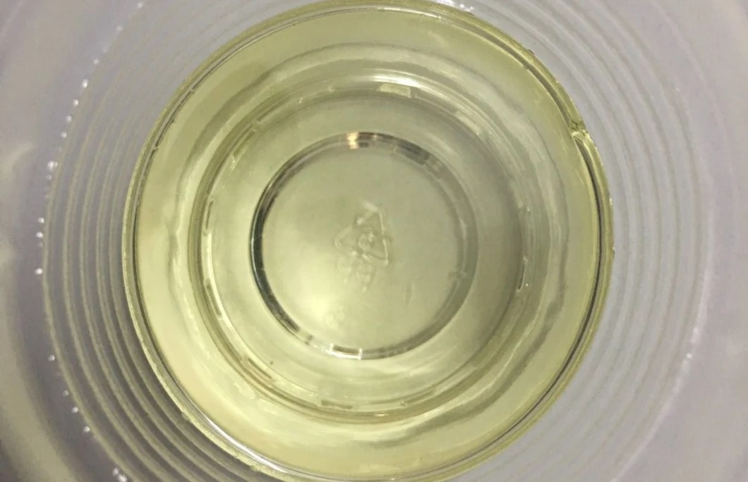 yellow transparent liquid líquido transparente