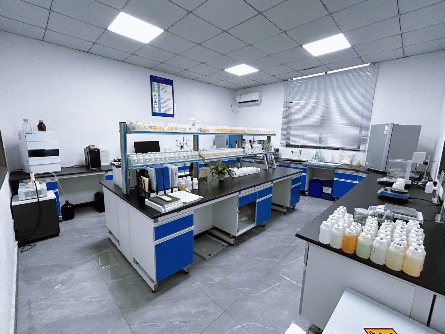 Laboratorio de f&aacute;brica de fosfato de trixilenilo