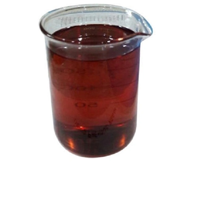 L&iacute;quido marr&oacute;n oscuro l&iacute;quido 