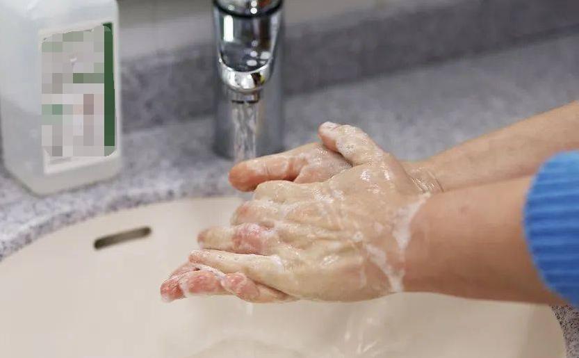 Uso del cloruro de benzalconio para la desinfecci&oacute;n de piel y mucosas.